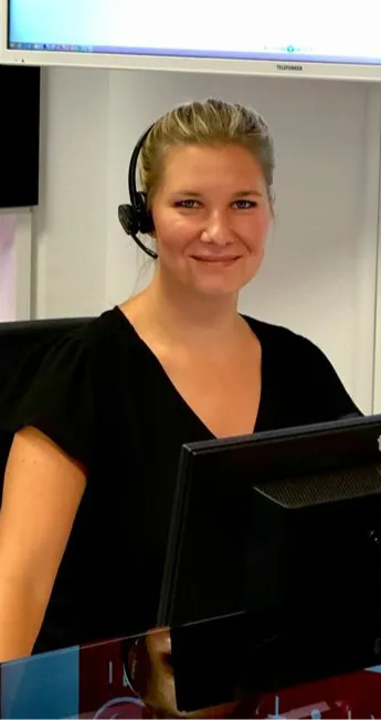 Jil Hoffmann - Front Office Ansprechpartnerin im GUINOT Institut Berlin für Terminvereinbarungen und Kundenbetreuung